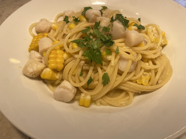 スパゲッティ　小柱ととうもろこしのアンチョビバターソース